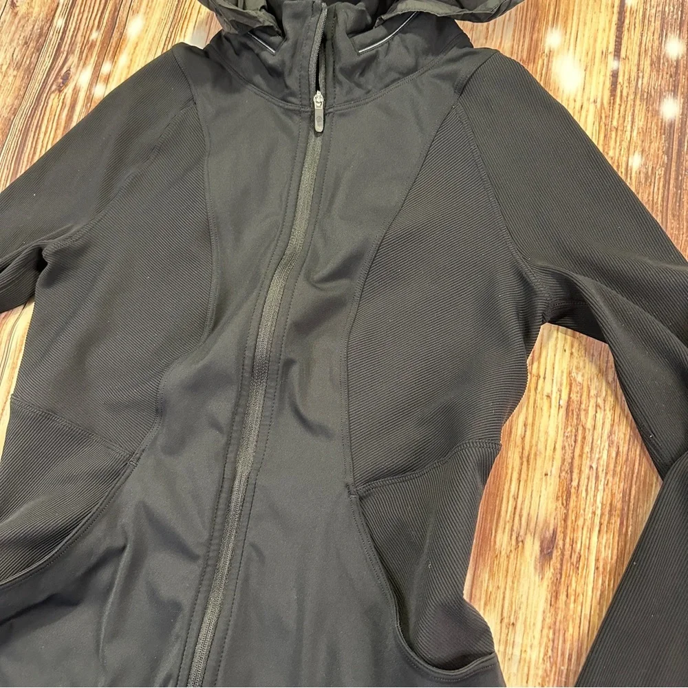 Lululemon Athletica Women’s Zip-Up Hoodie  Size 6 Black